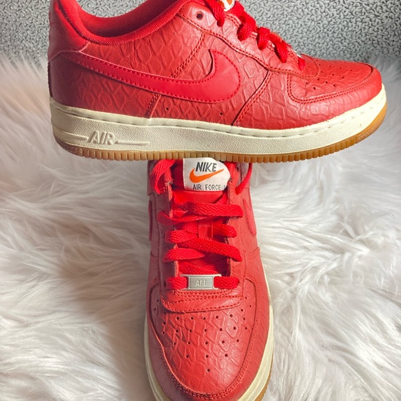 🔥Red Uptown’s🔥 - Picture 2 of 2